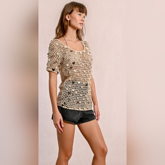 Molly Bracken Tan Sequin Crochet Blouse NWT XS PTP 17 - Picture 5 of 8